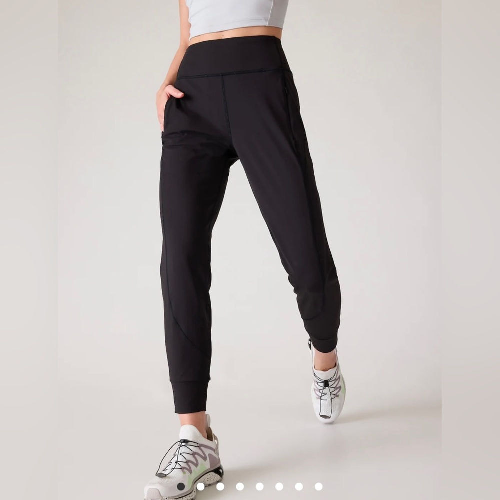 Athleta Rainer Jogger Black Small
